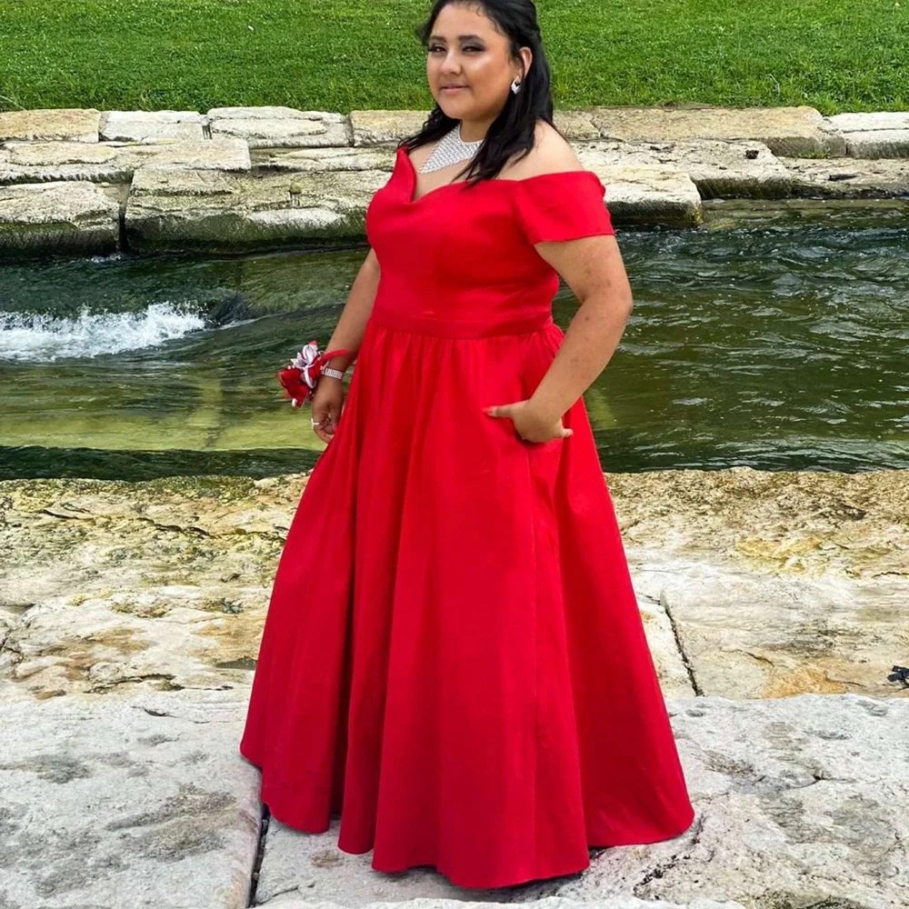 Prom - Picture 1 of 3